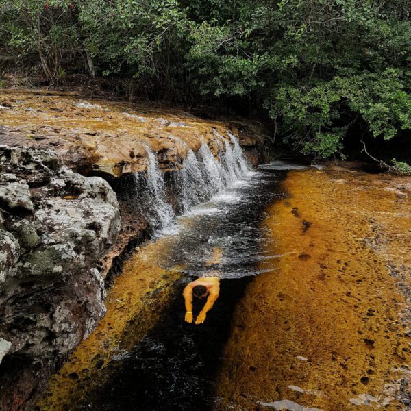 Descubre la esencia del Guaviare tras la puerta de Orión, el arte en Cerro Azul y los maravillos pozos naturales - Imagen 4